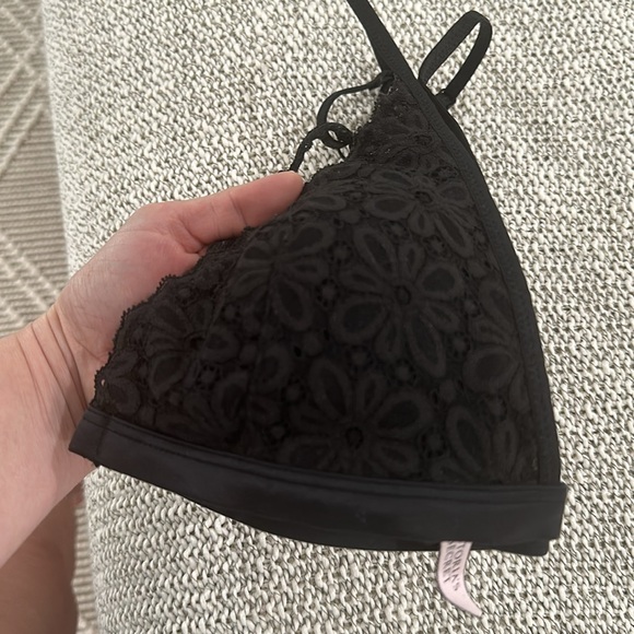 Victoria’s Secret - Black Daisy Lace Bralette - T Strap (Size Medium) - Picture 4 of 6